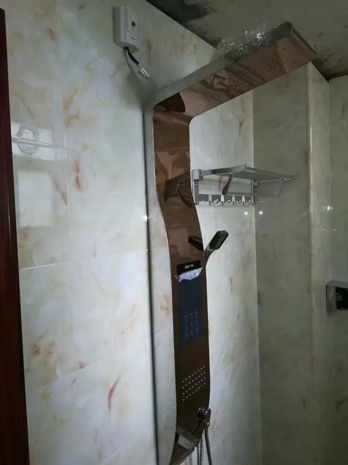 貴港市覃塘區(qū)首家愛堡集成熱水器工廠直營店盛大開業(yè)，開啟智能熱水新生活